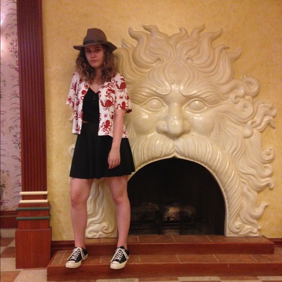 Meet your Posher, Alice - Picture 5 of 7